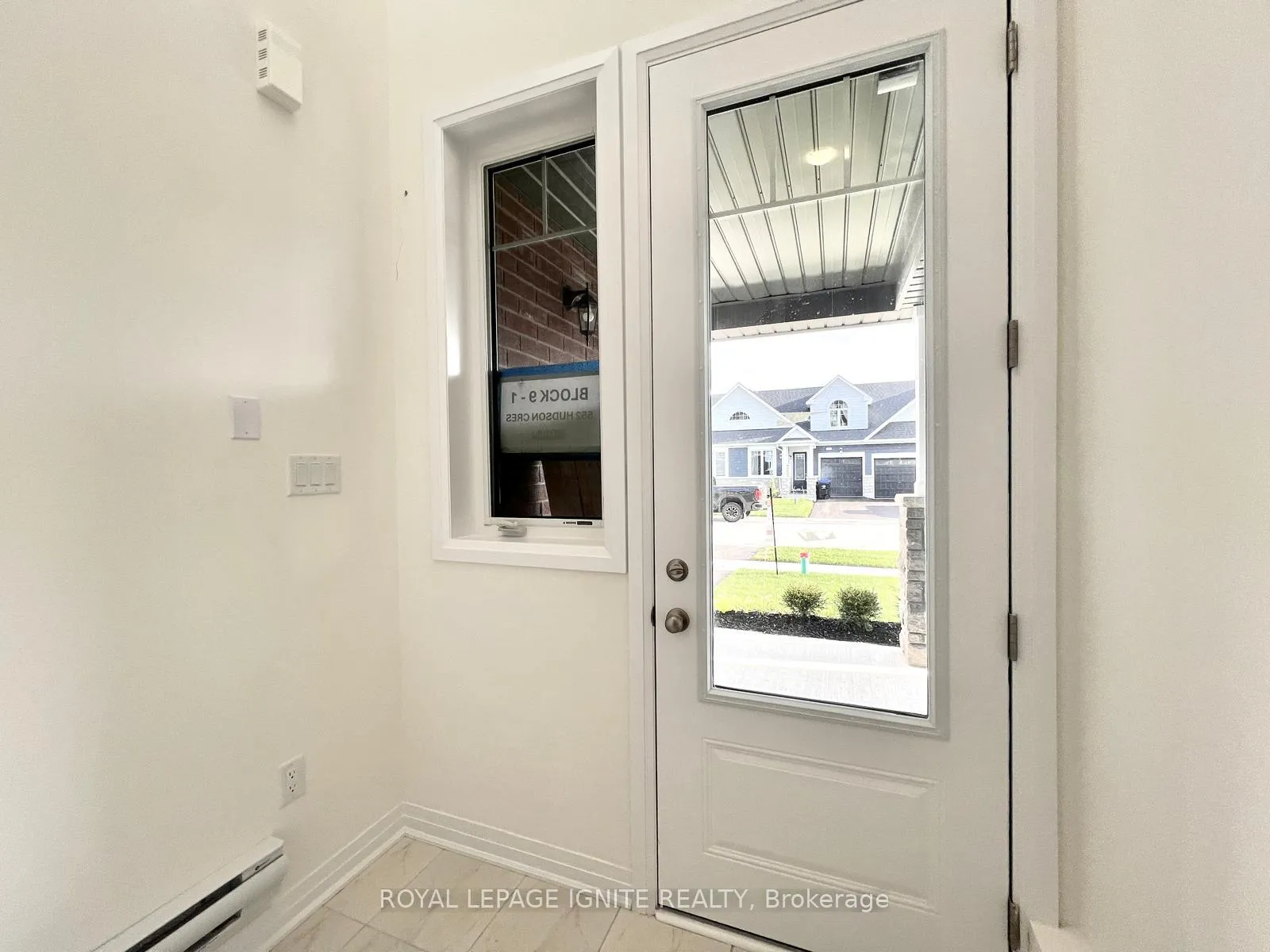 Photo 3 of 552 Hudson Crescent, Midland — HOMEH