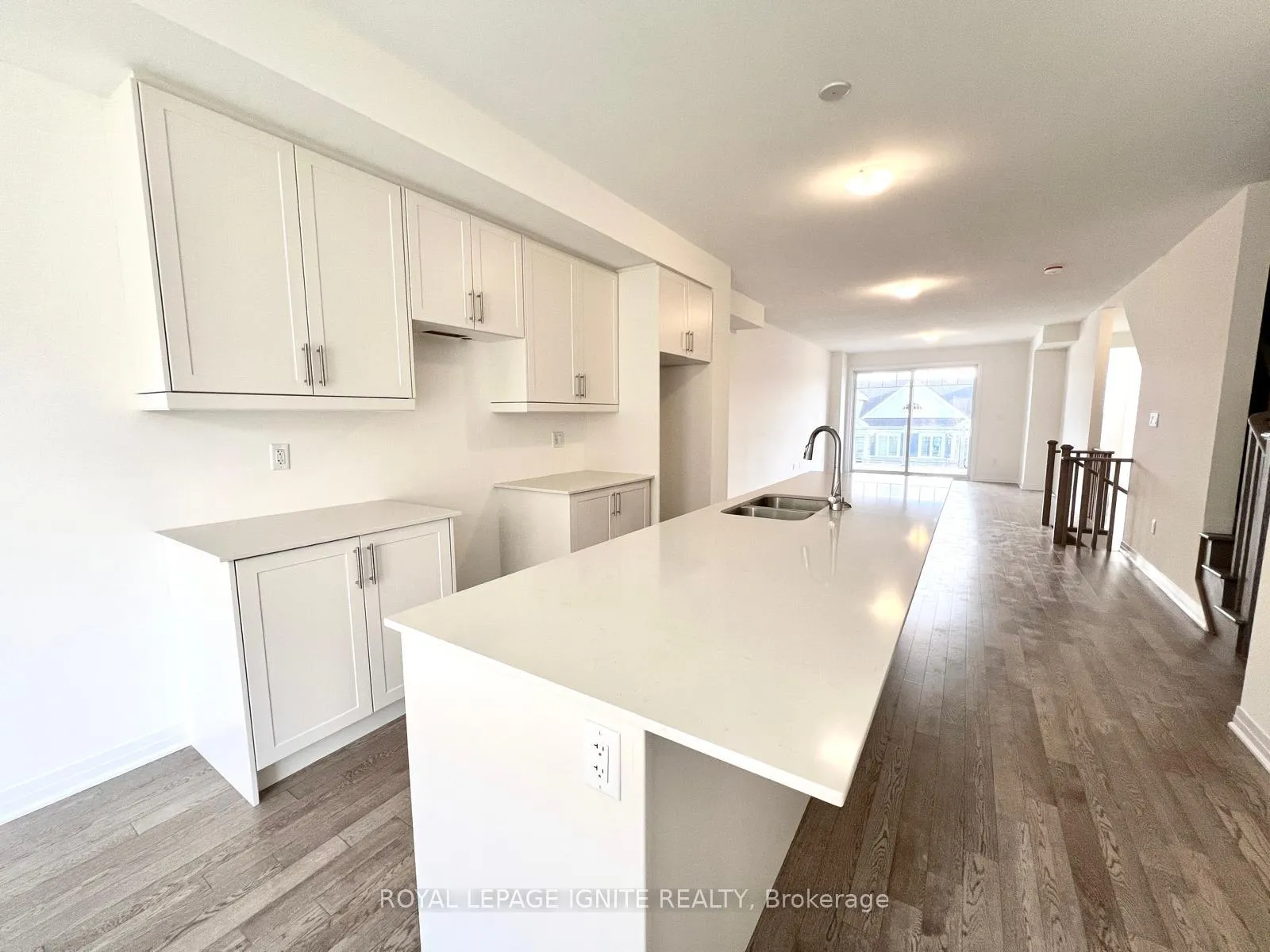Photo 7 of 552 Hudson Crescent, Midland — HOMEH