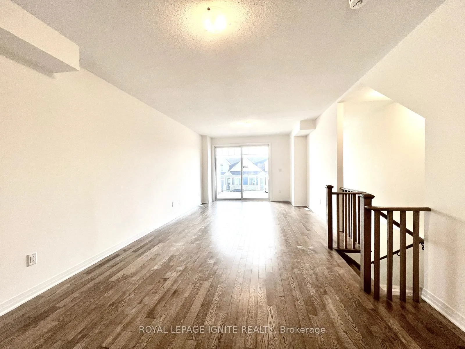 Photo 8 of 552 Hudson Crescent, Midland — HOMEH