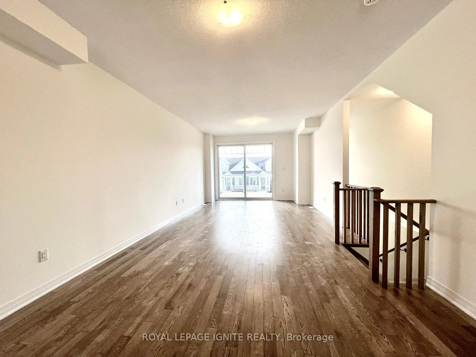 Photo 10 of 552 Hudson Crescent, Midland — HOMEH