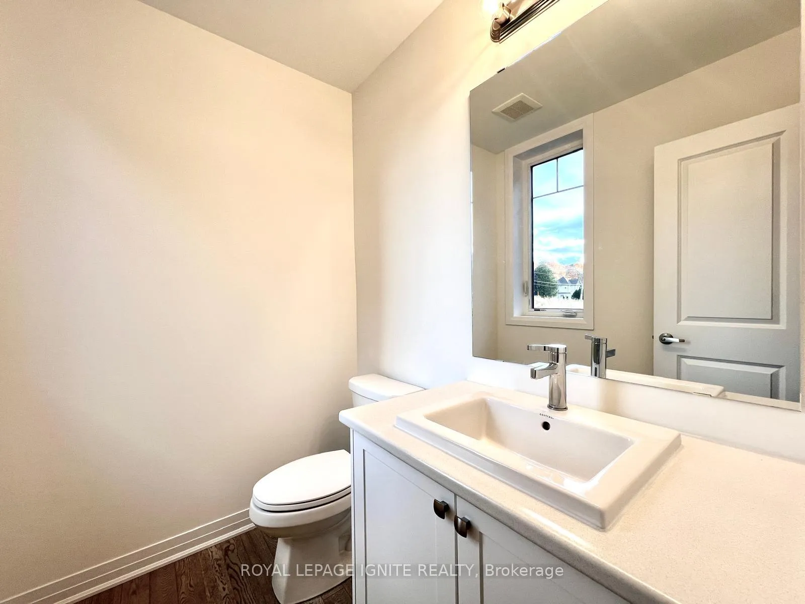 Photo 14 of 552 Hudson Crescent, Midland — HOMEH