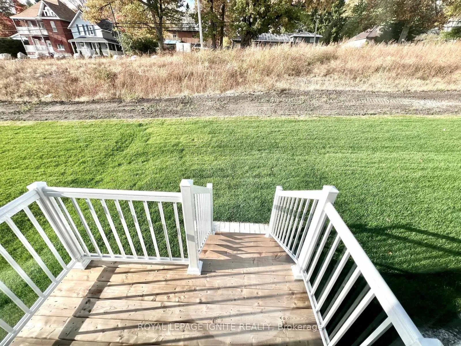 Photo 15 of 552 Hudson Crescent, Midland — HOMEH
