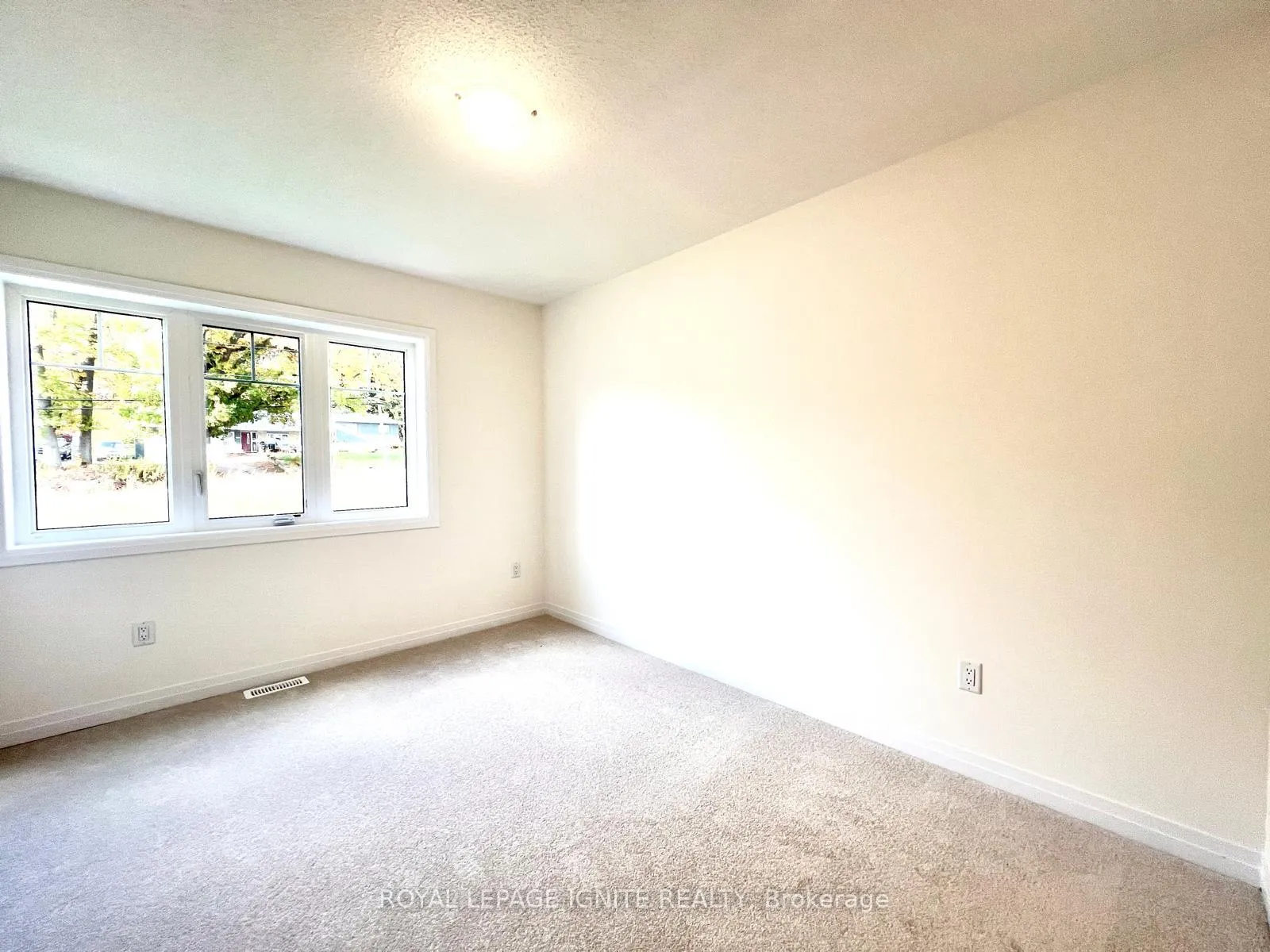 Photo 25 of 552 Hudson Crescent, Midland — HOMEH