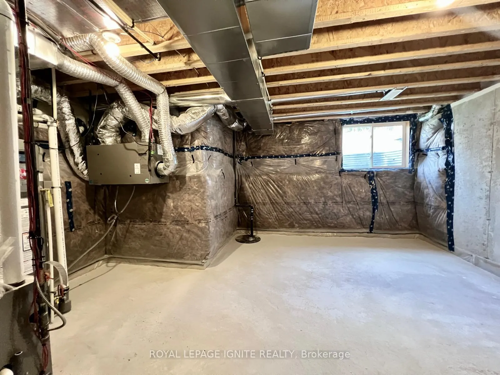 Photo 31 of 552 Hudson Crescent, Midland — HOMEH