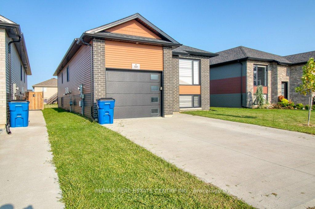 Photo 2 of 191 Moonstone Crescent, Chatham-Kent, Chatham — HOMEH