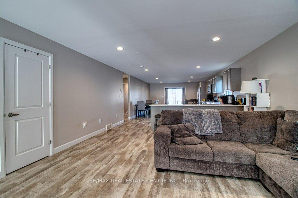 Photo 6 of 191 Moonstone Crescent, Chatham-Kent, Chatham — HOMEH