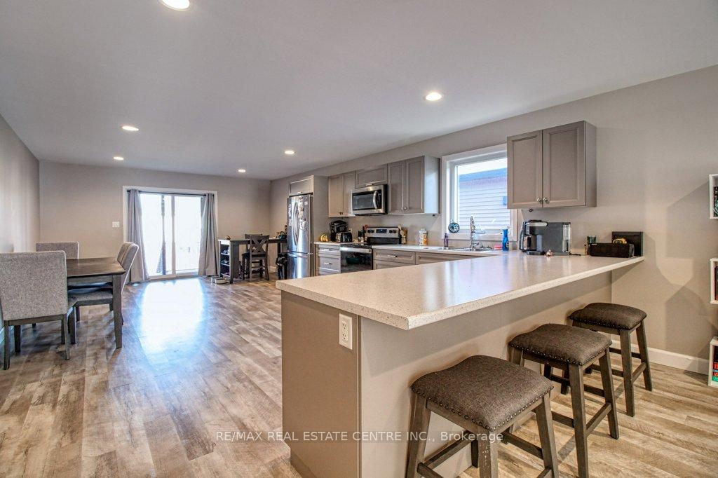 Photo 8 of 191 Moonstone Crescent, Chatham-Kent, Chatham — HOMEH
