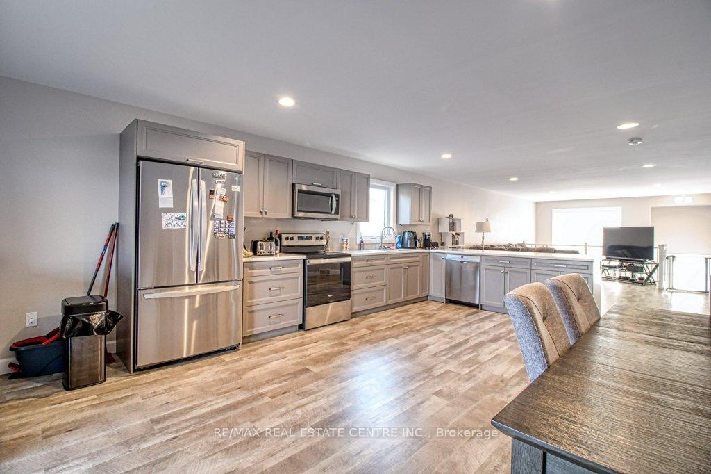 Photo 9 of 191 Moonstone Crescent, Chatham-Kent, Chatham — HOMEH