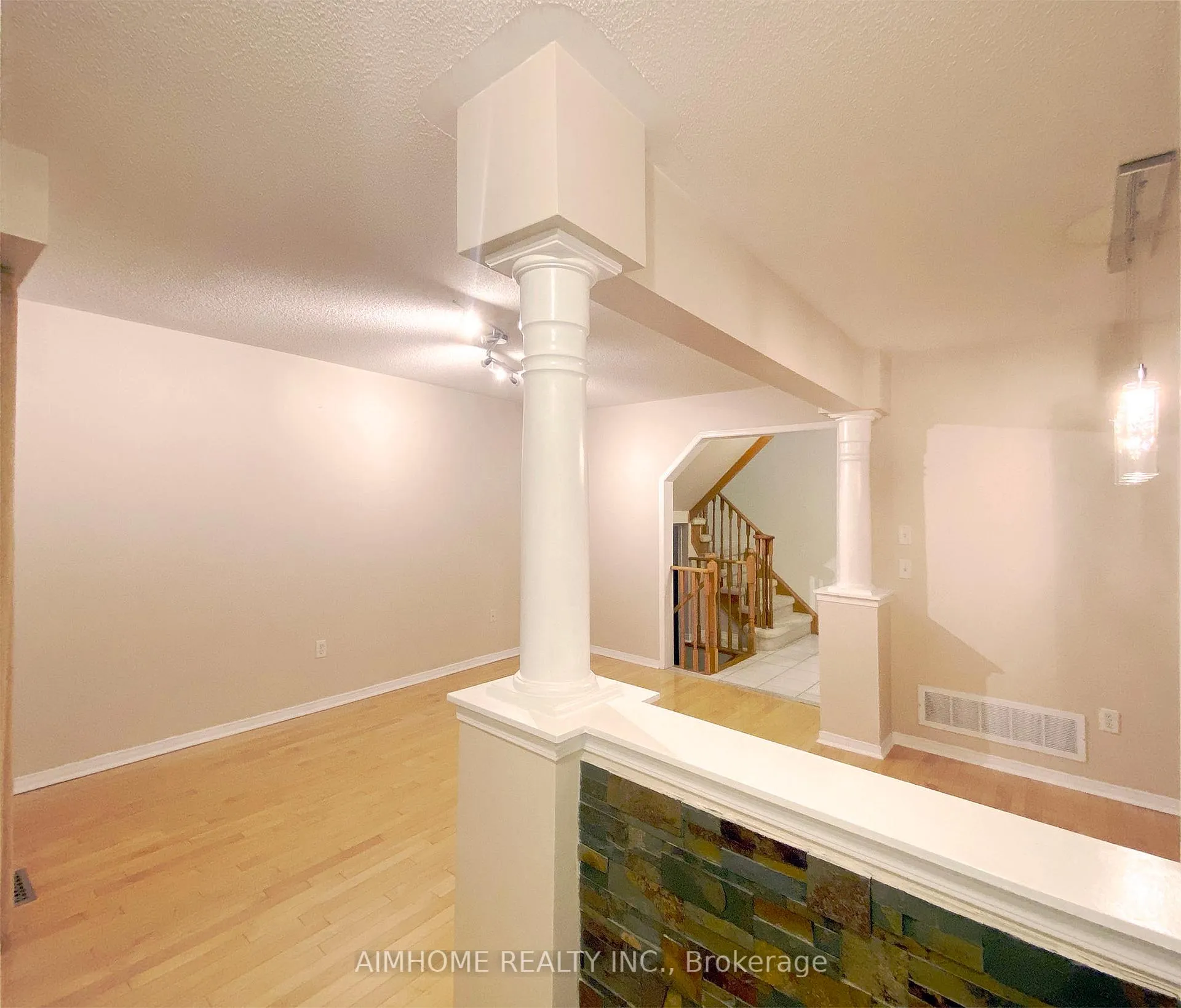Photo 2 of 396 Bur Oak Avenue, Markham, Berczy — HOMEH
