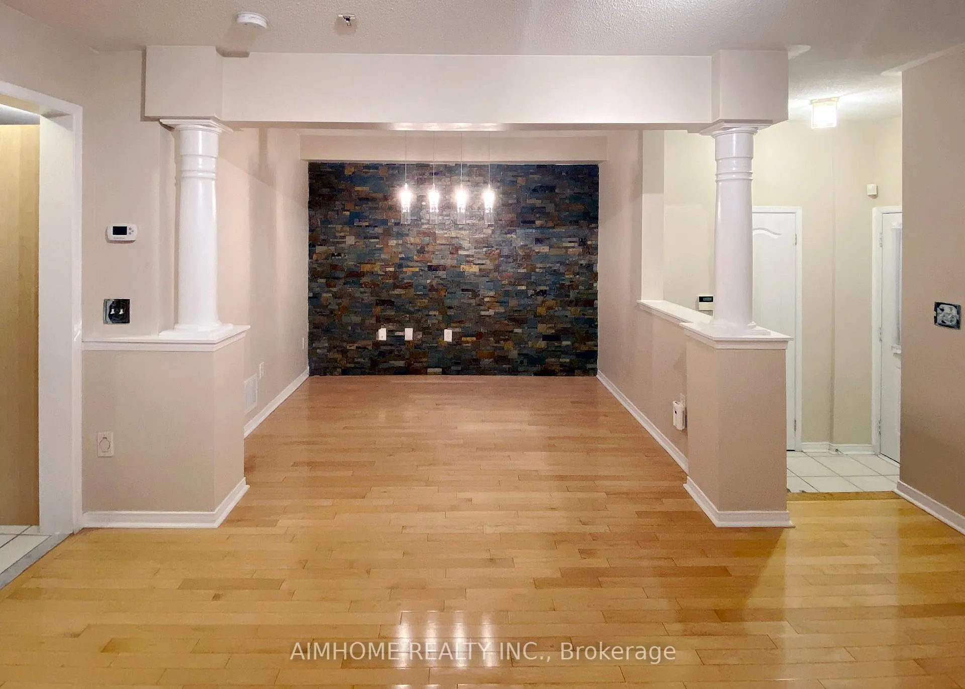 Photo 3 of 396 Bur Oak Avenue, Markham, Berczy — HOMEH