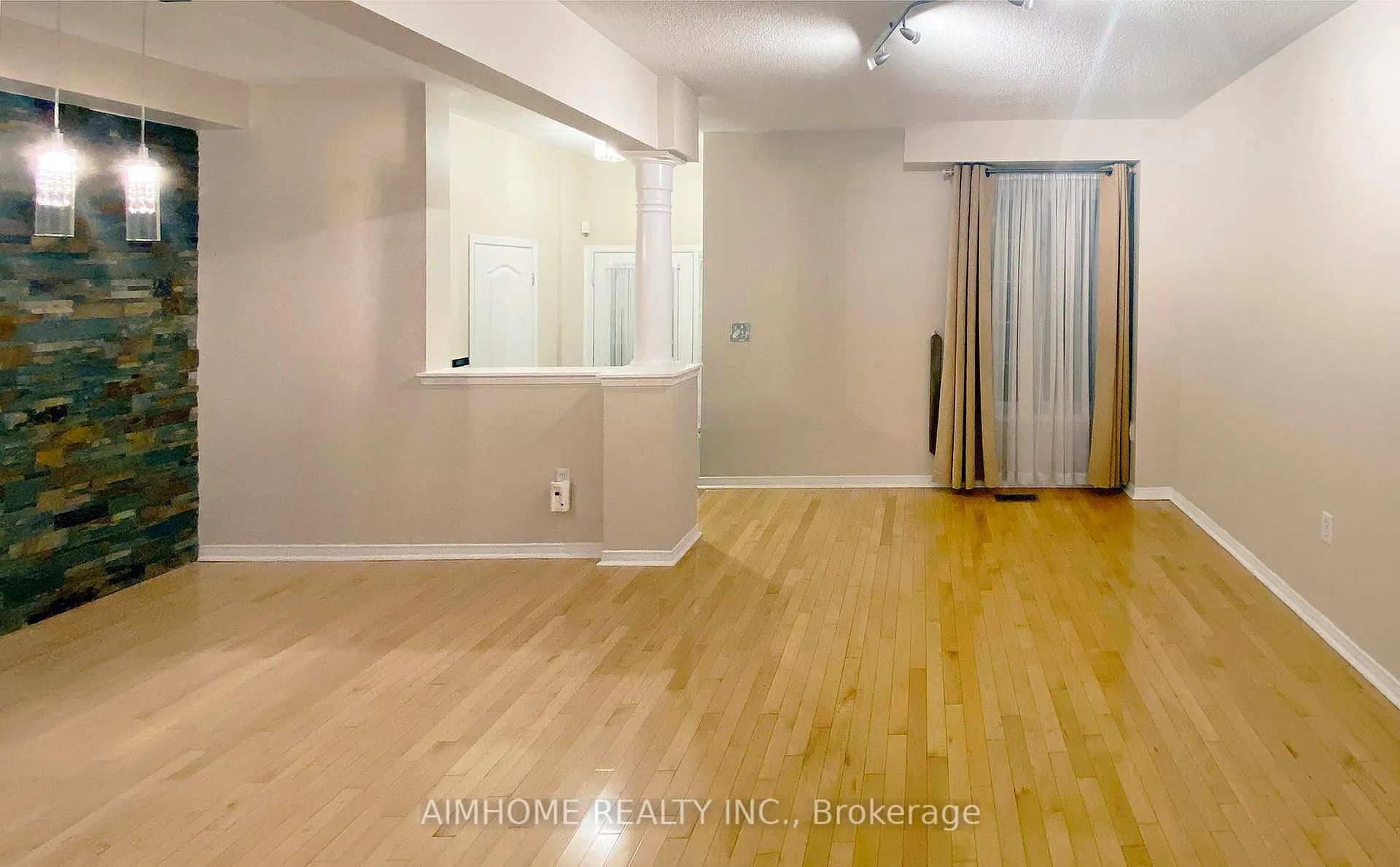 Photo 5 of 396 Bur Oak Avenue, Markham, Berczy — HOMEH