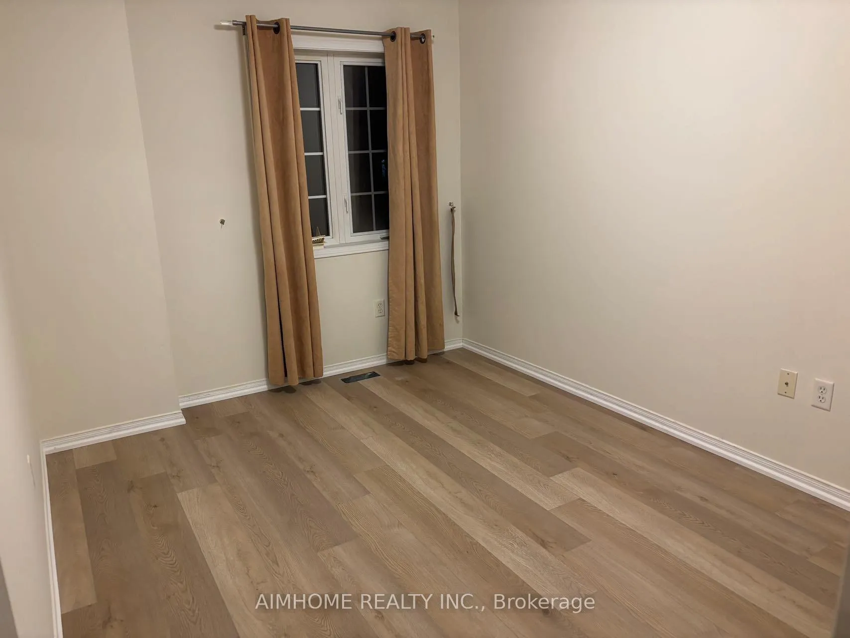 Photo 12 of 396 Bur Oak Avenue, Markham, Berczy — HOMEH