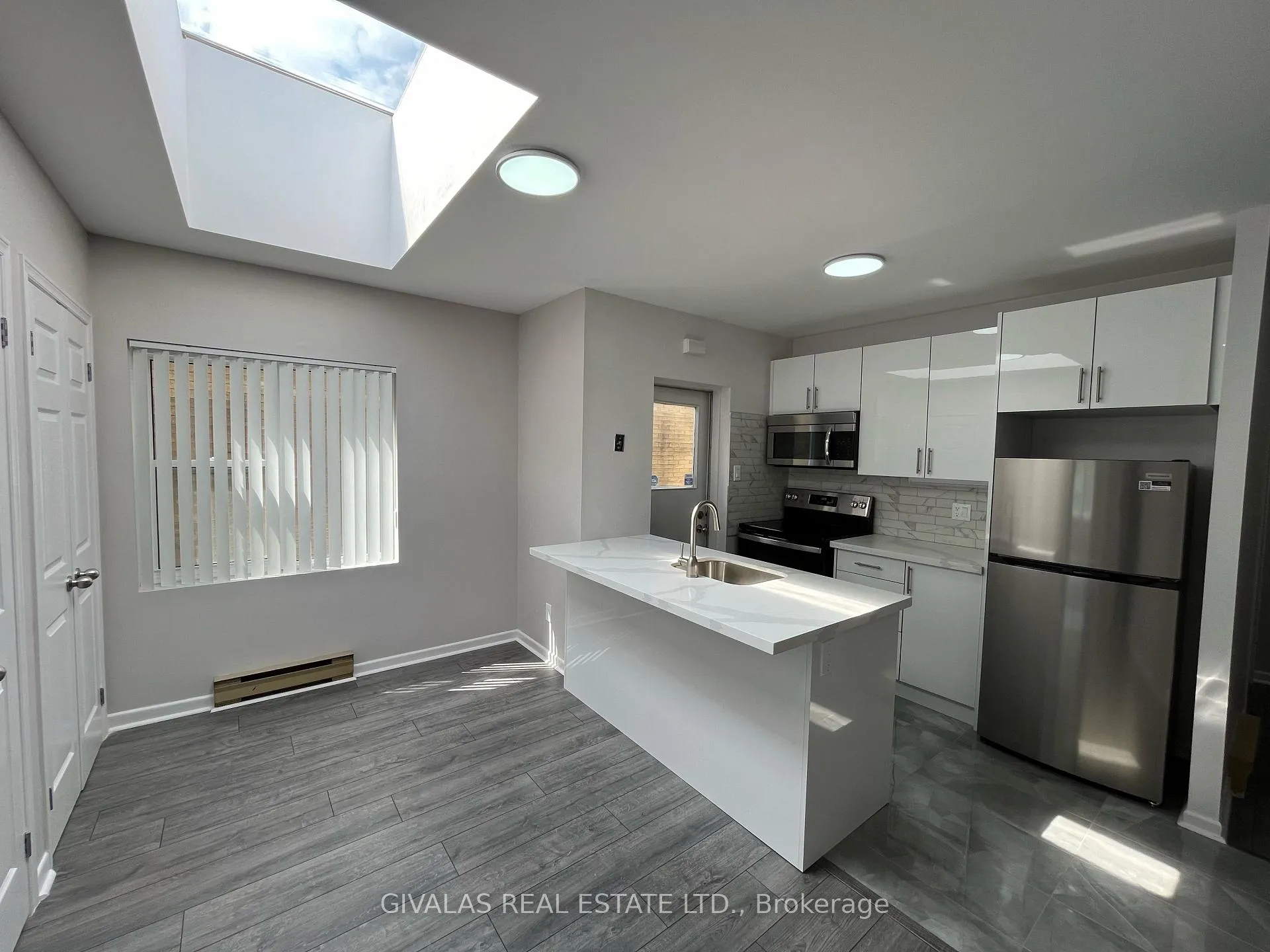 Photo 1 of Unit 3, 100 Beverley Street, Toronto, Kensington-Chinatown — HOMEH