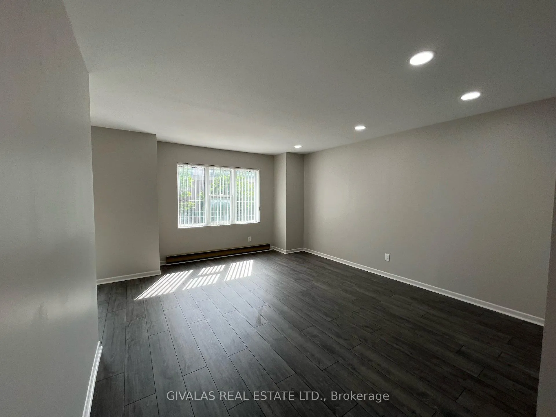 Photo 3 of Unit 3, 100 Beverley Street, Toronto, Kensington-Chinatown — HOMEH