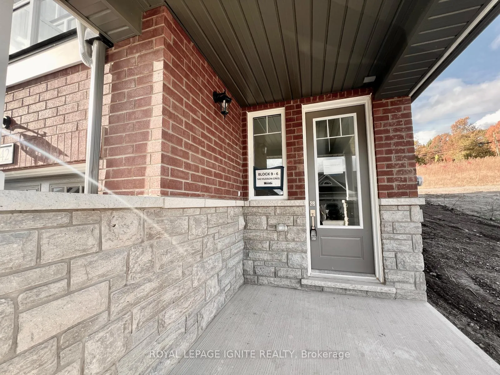 Photo 4 of 542 Hudson Crescent, Midland — HOMEH