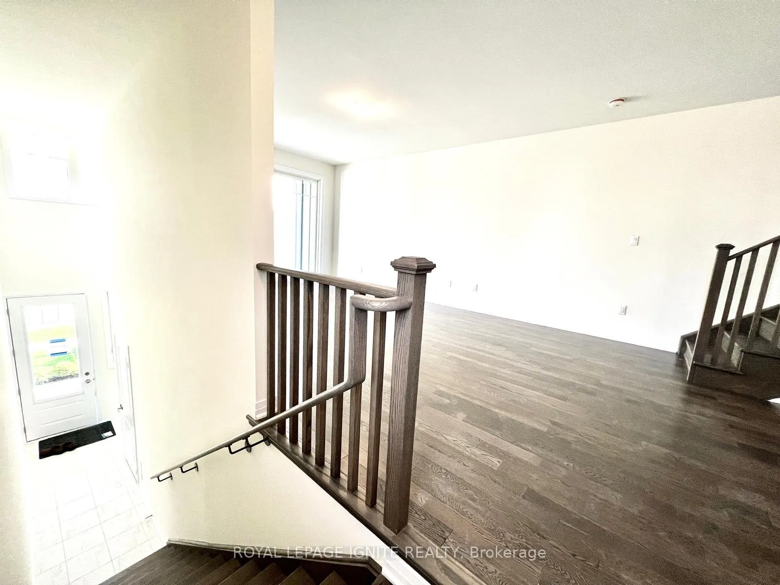 Photo 5 of 542 Hudson Crescent, Midland — HOMEH