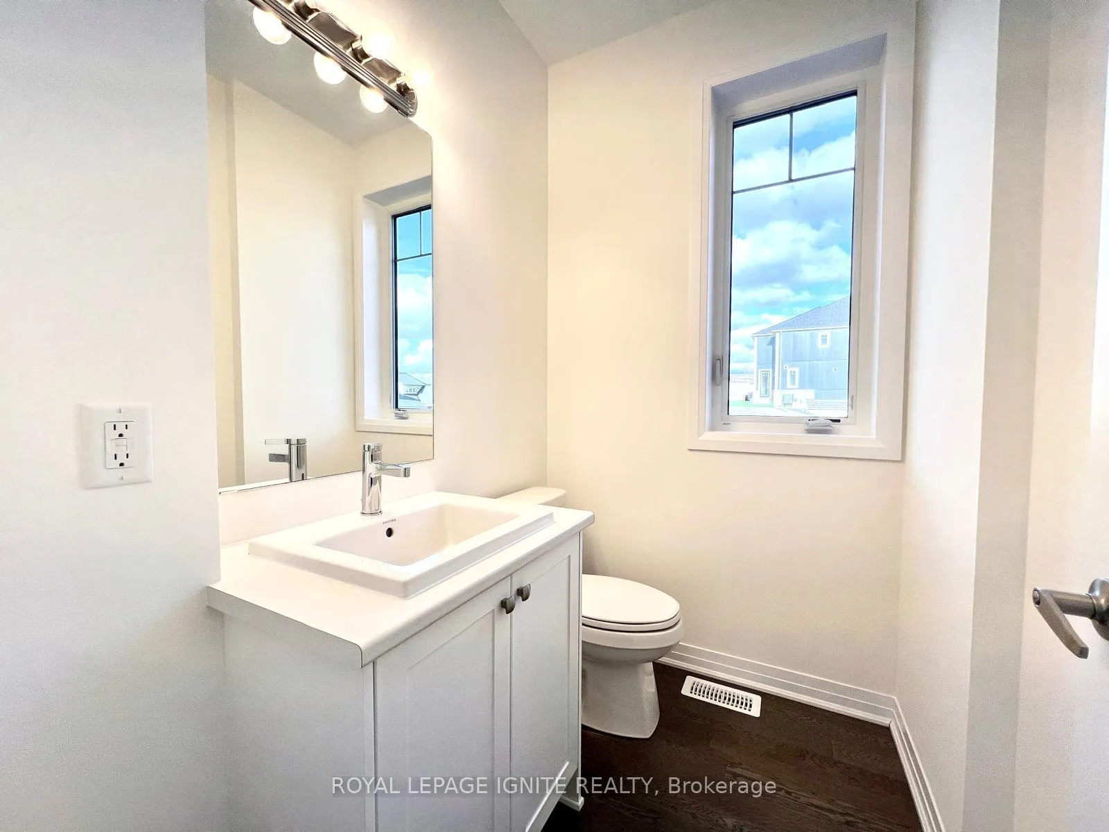 Photo 6 of 542 Hudson Crescent, Midland — HOMEH
