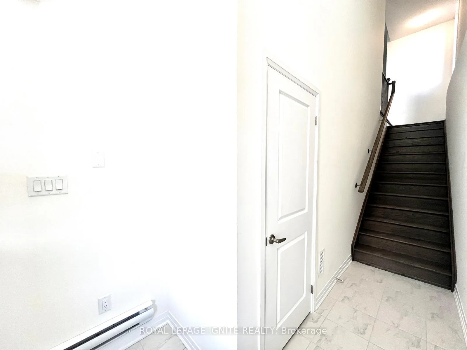 Photo 10 of 542 Hudson Crescent, Midland — HOMEH