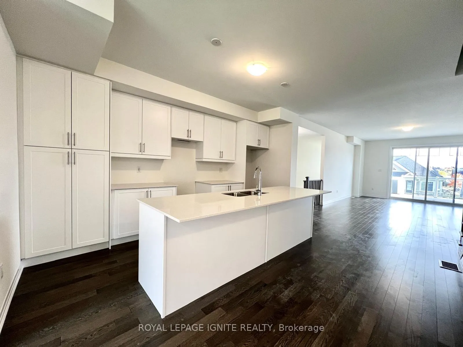 Photo 12 of 542 Hudson Crescent, Midland — HOMEH