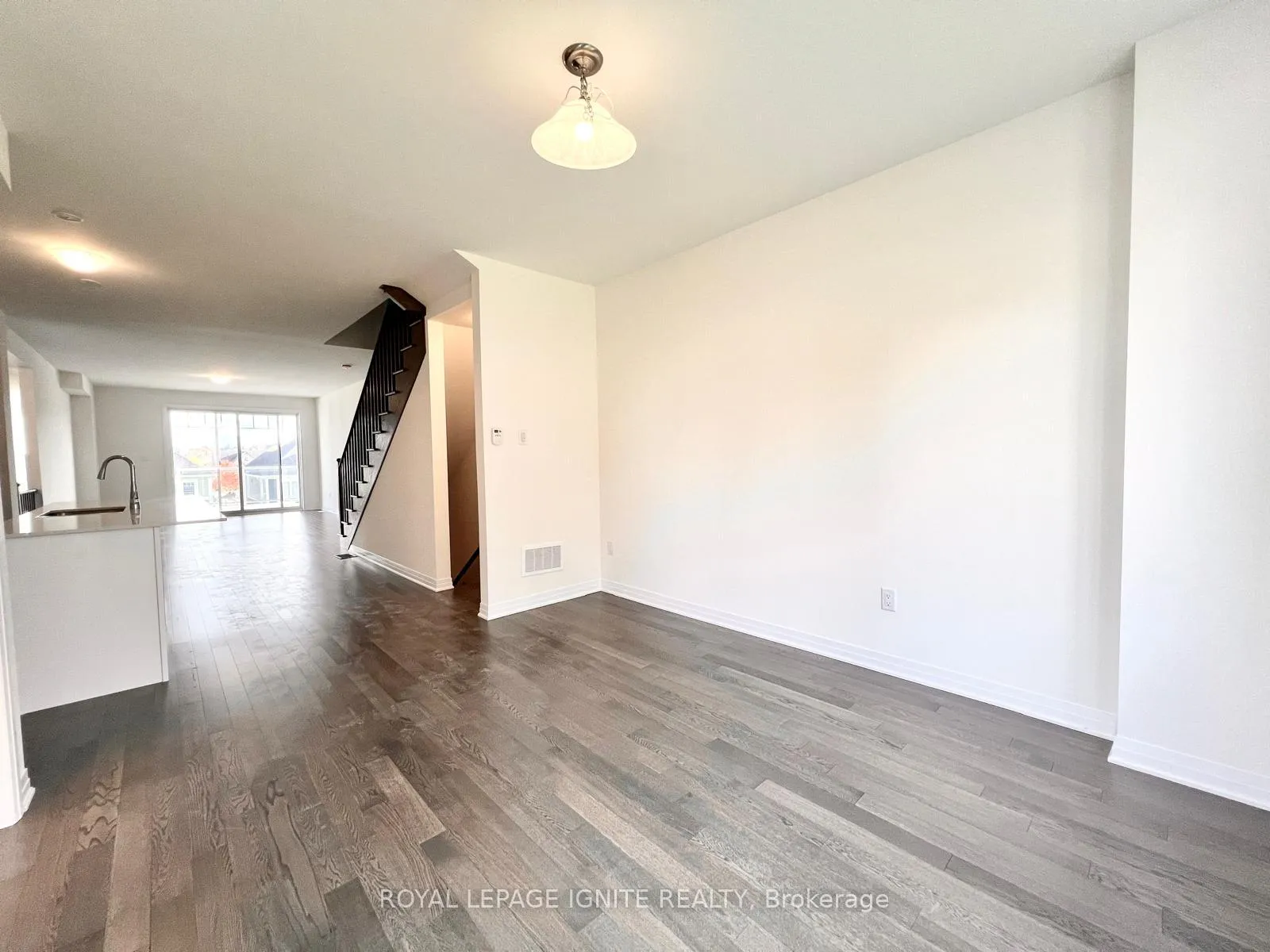 Photo 16 of 542 Hudson Crescent, Midland — HOMEH