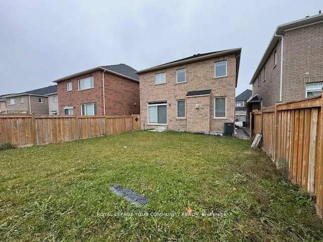 Photo 17 of 13 Henry Wilson Drive, Caledon, Caledon East — HOMEH