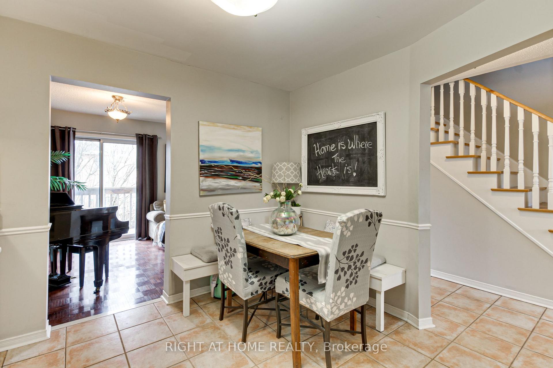Photo 6 of 26 Crittenden Drive, Georgina, Keswick South — HOMEH