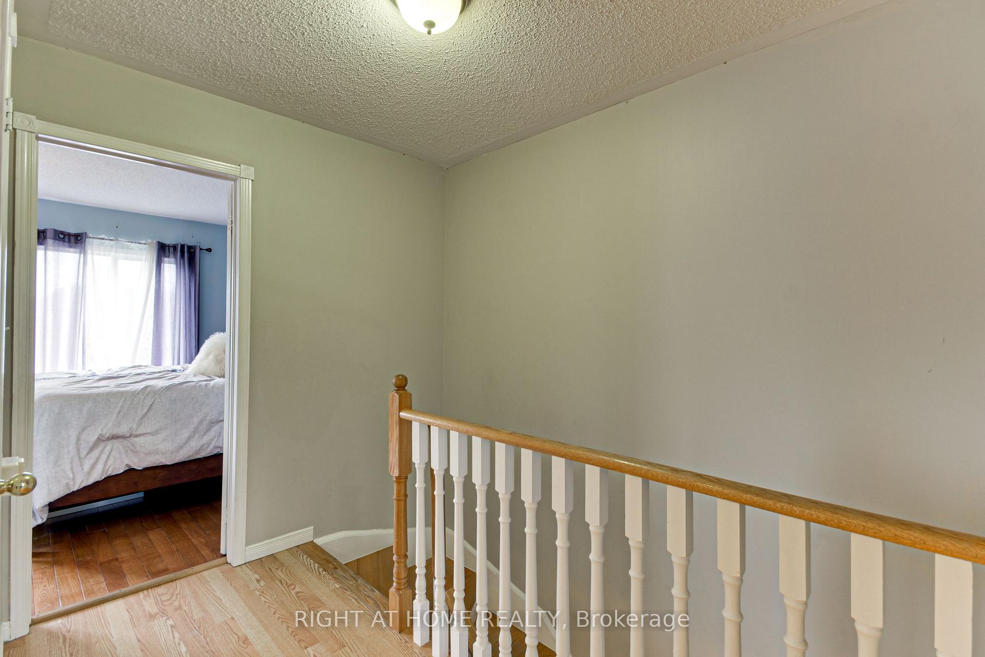 Photo 9 of 26 Crittenden Drive, Georgina, Keswick South — HOMEH