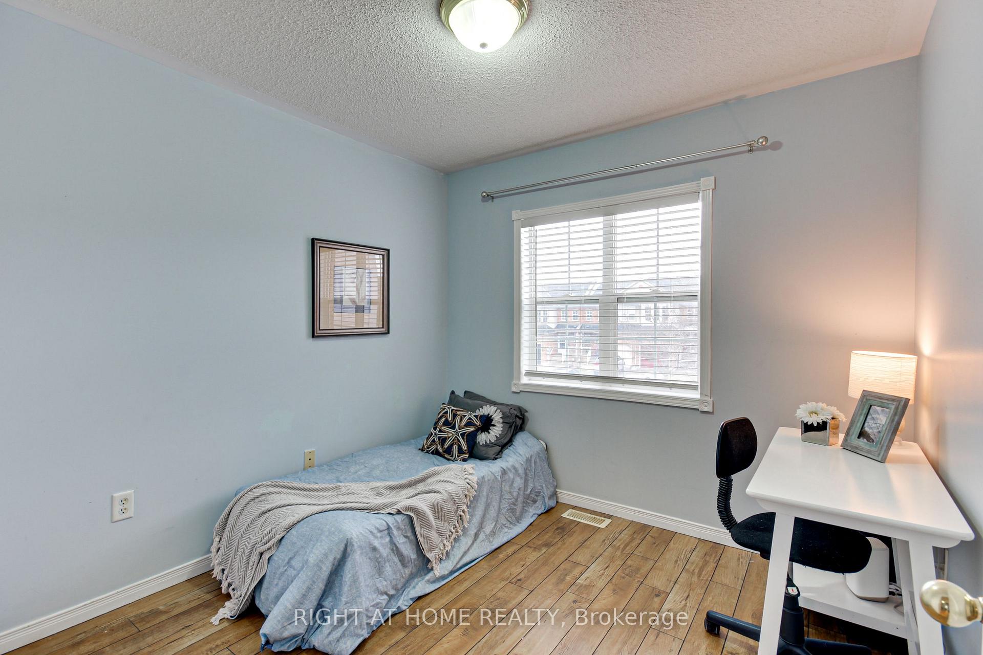 Photo 13 of 26 Crittenden Drive, Georgina, Keswick South — HOMEH