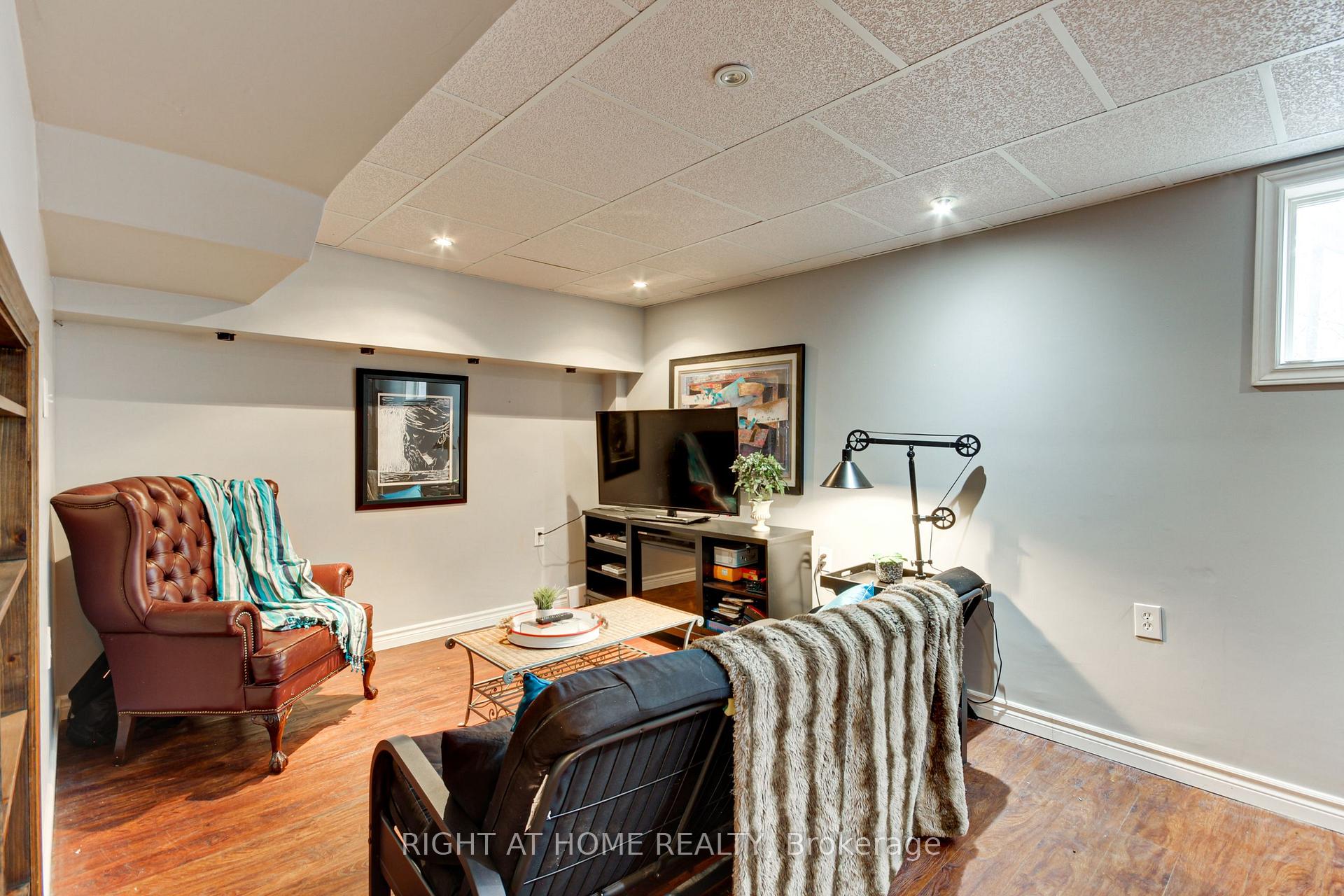 Photo 16 of 26 Crittenden Drive, Georgina, Keswick South — HOMEH