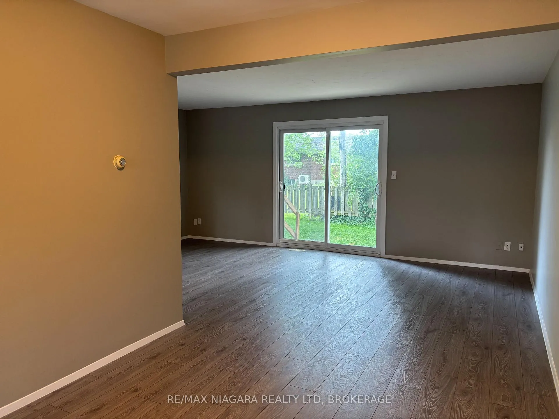 Photo 3 of Unit 12, 21 Woodlawn Road, Welland, N. Welland — HOMEH