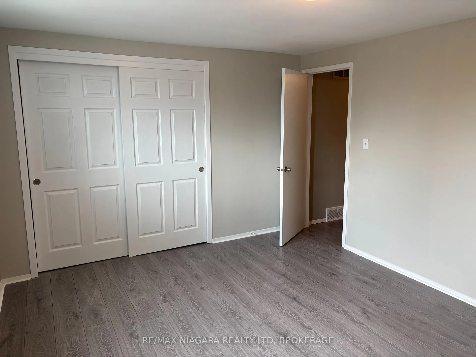 Photo 9 of Unit 12, 21 Woodlawn Road, Welland, N. Welland — HOMEH