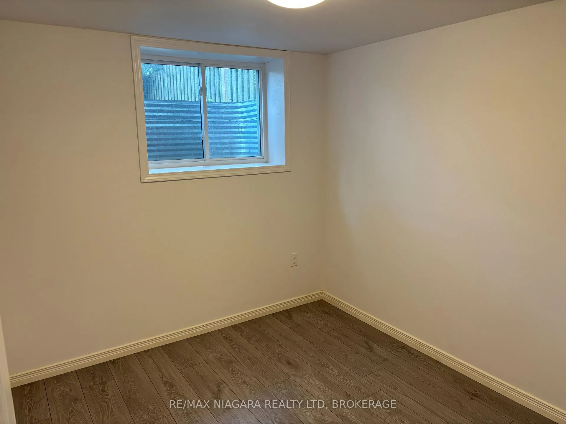 Photo 10 of Unit 12, 21 Woodlawn Road, Welland, N. Welland — HOMEH