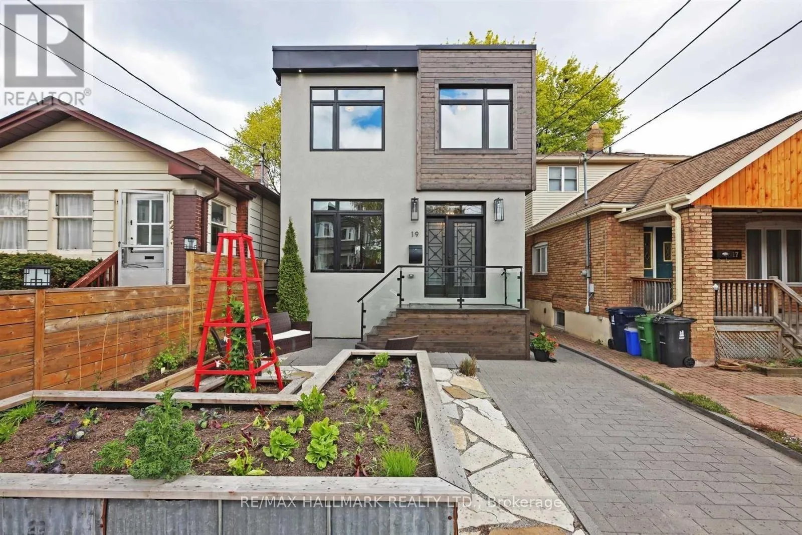 Photo 1 of 19 Gatwick Avenue, Toronto, Woodbine-Lumsden — HOMEH