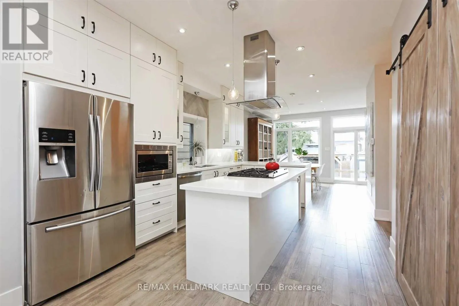 Photo 3 of 19 Gatwick Avenue, Toronto, Woodbine-Lumsden — HOMEH