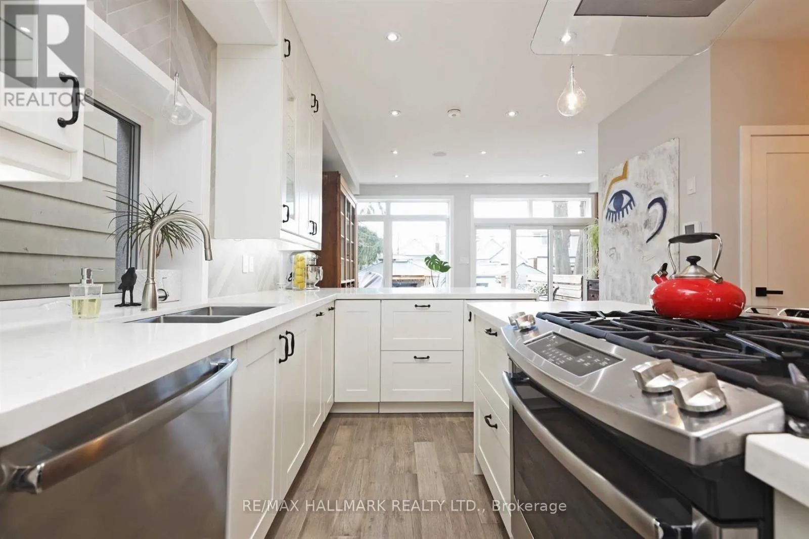 Photo 6 of 19 Gatwick Avenue, Toronto, Woodbine-Lumsden — HOMEH