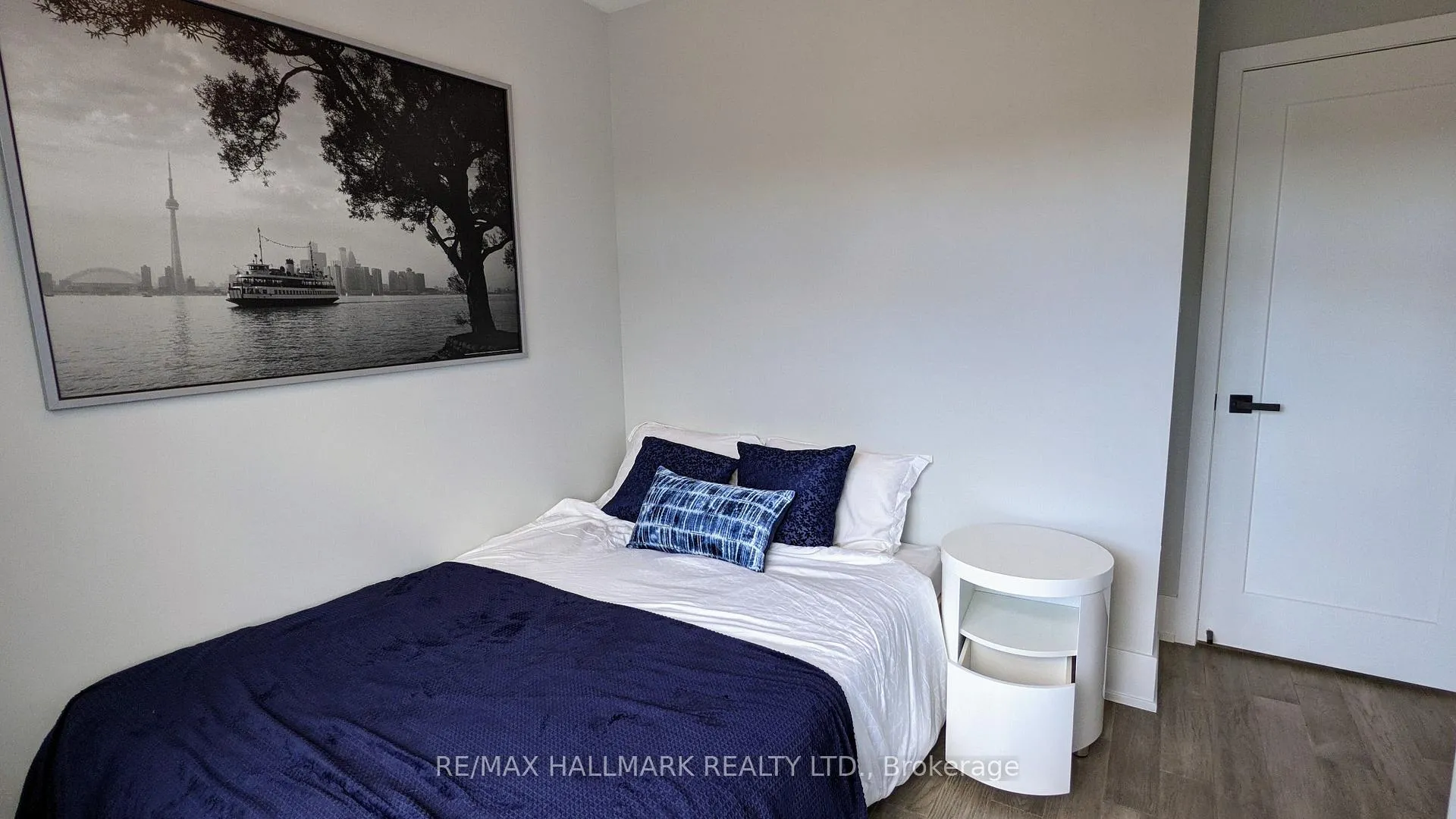 Photo 15 of 19 Gatwick Avenue, Toronto, Woodbine-Lumsden — HOMEH