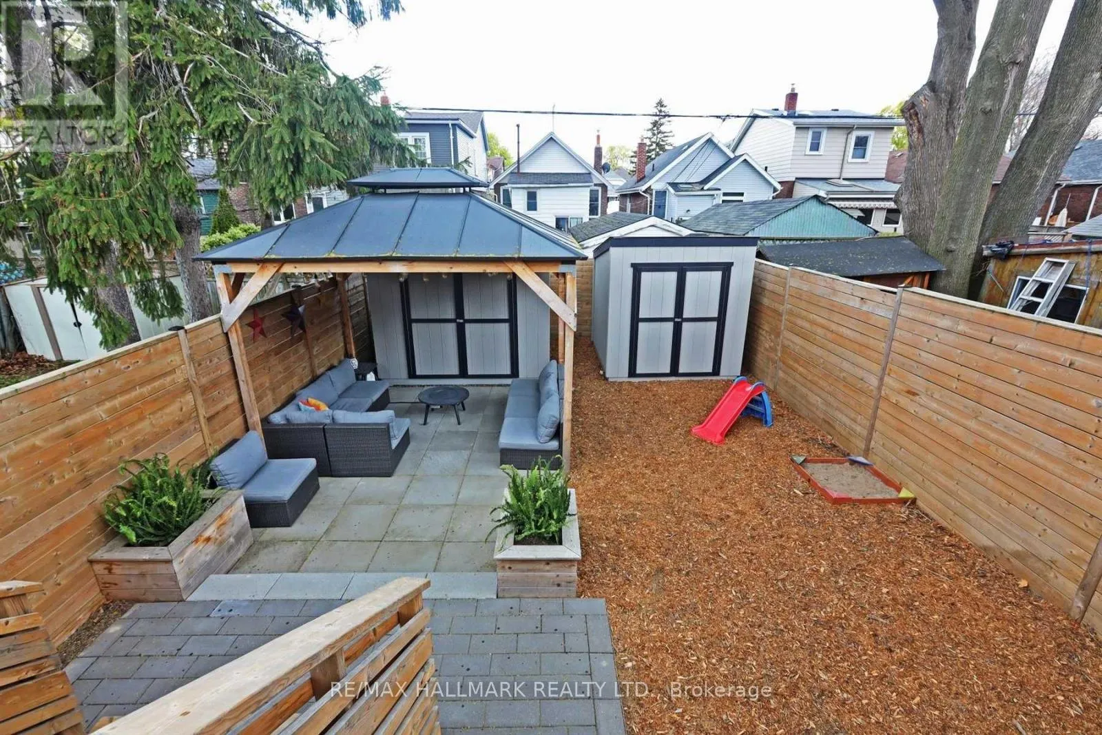 Photo 23 of 19 Gatwick Avenue, Toronto, Woodbine-Lumsden — HOMEH