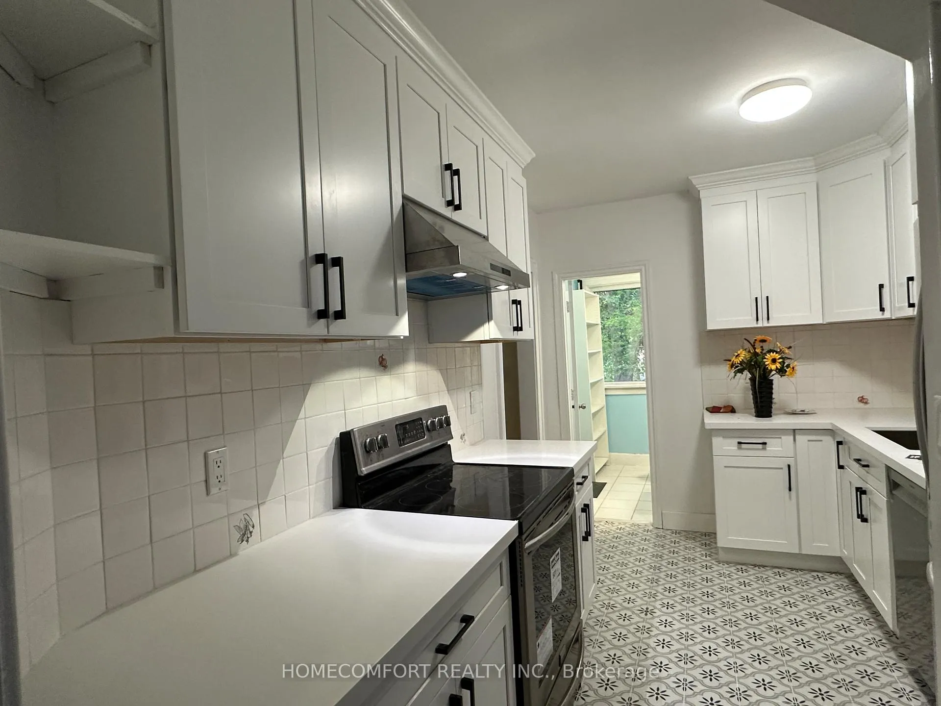 Photo 7 of 745 Millwood Road, Toronto, Leaside — HOMEH