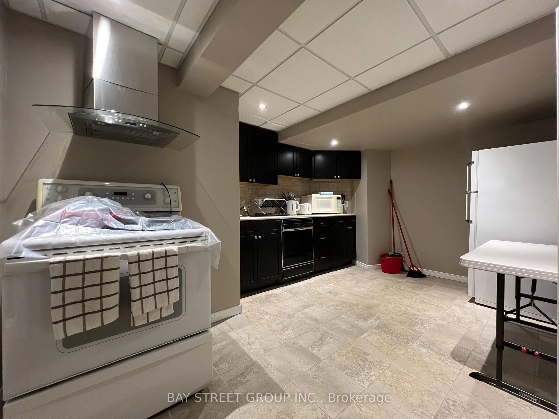 Photo 4 of Unit Bsmt, 52 Loring Cres, Markham, Unionville — HOMEH