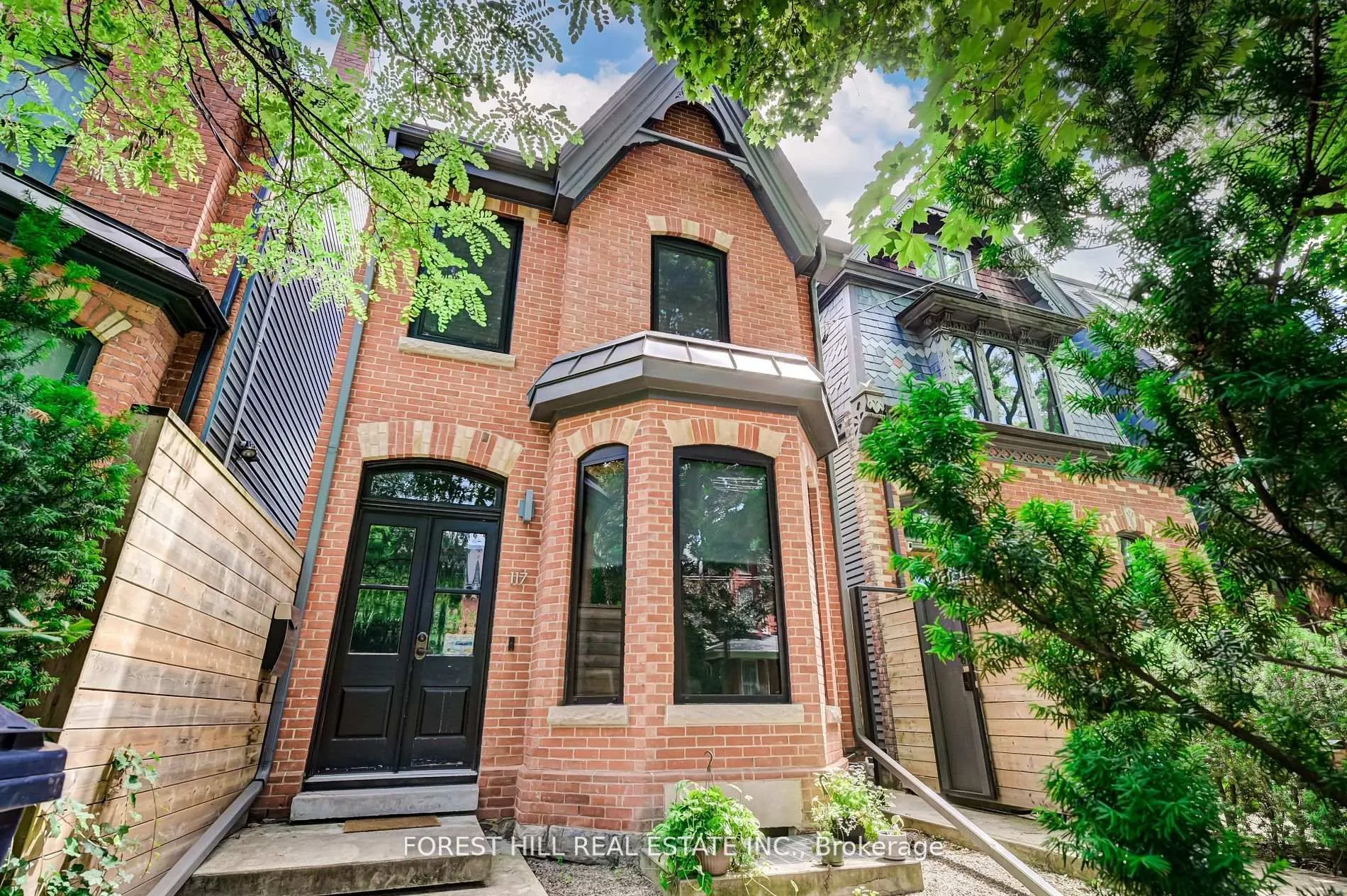 Photo 1 of Unit 4, 117 Robert Street, Toronto, University — HOMEH