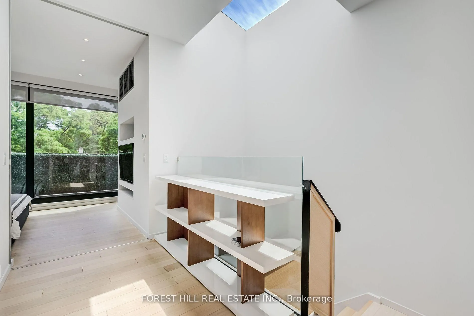Photo 6 of Unit 4, 117 Robert Street, Toronto, University — HOMEH