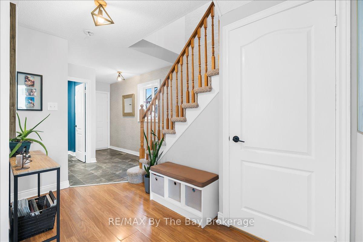 Photo 5 of 92 Brucker Road, Barrie, Holly — HOMEH