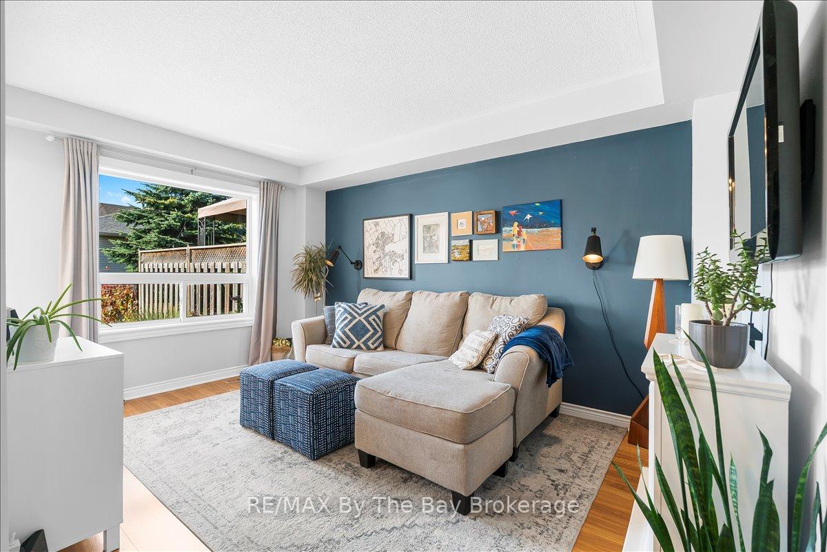 Photo 6 of 92 Brucker Road, Barrie, Holly — HOMEH