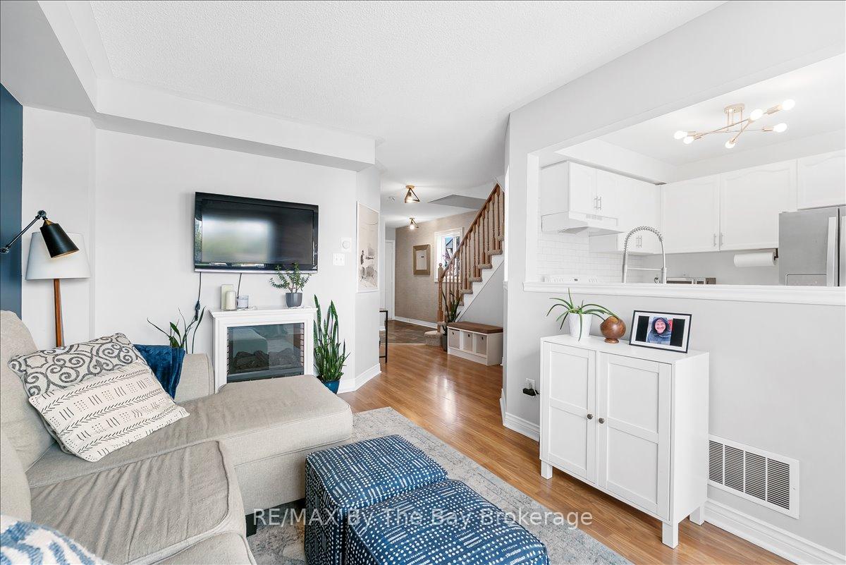 Photo 8 of 92 Brucker Road, Barrie, Holly — HOMEH