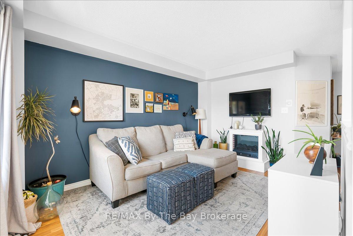 Photo 9 of 92 Brucker Road, Barrie, Holly — HOMEH