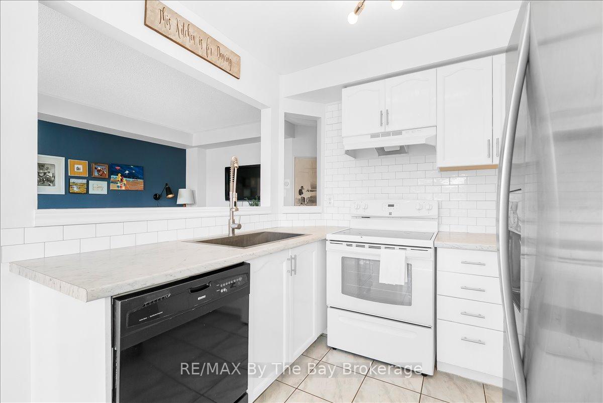 Photo 12 of 92 Brucker Road, Barrie, Holly — HOMEH