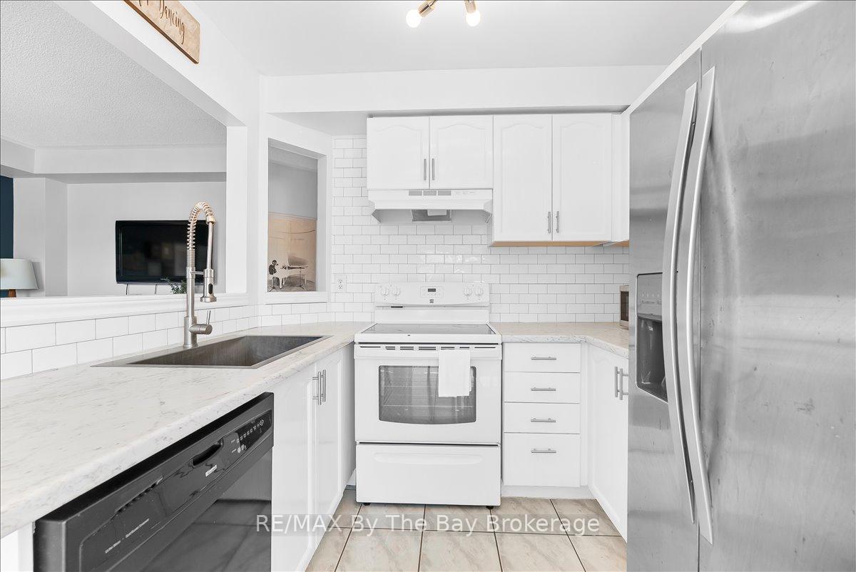Photo 13 of 92 Brucker Road, Barrie, Holly — HOMEH