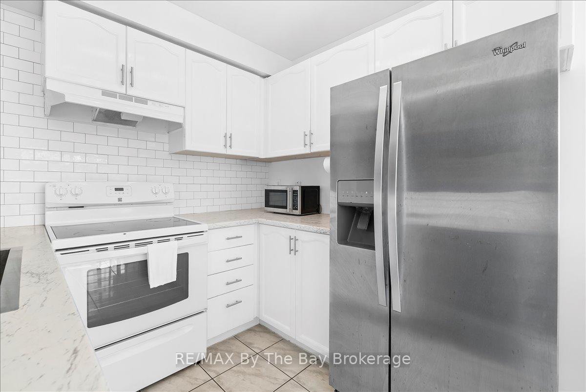Photo 15 of 92 Brucker Road, Barrie, Holly — HOMEH
