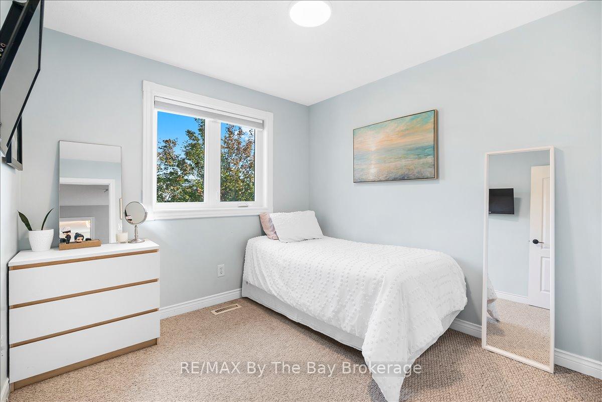 Photo 17 of 92 Brucker Road, Barrie, Holly — HOMEH