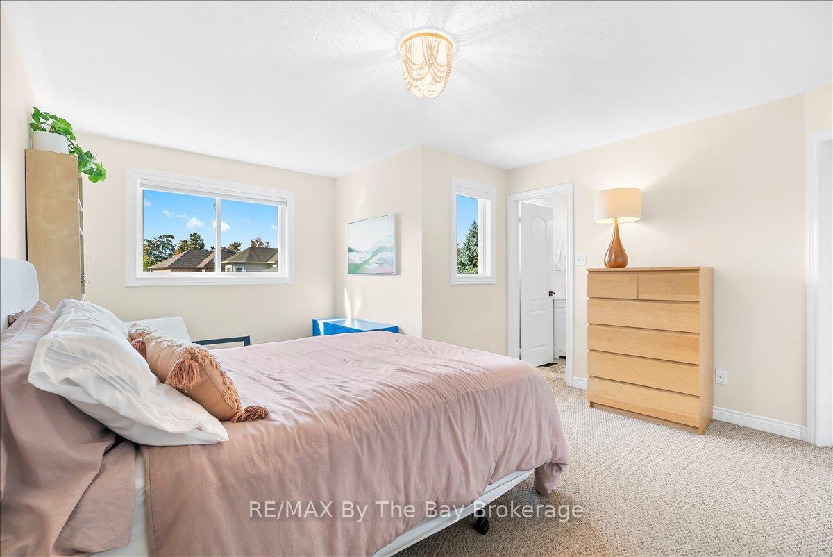 Photo 23 of 92 Brucker Road, Barrie, Holly — HOMEH